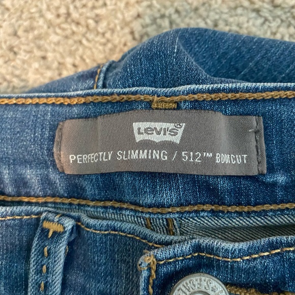 2/$25.00 Levi's Perfectly Slimming 512 Bootcut 8 - Picture 6 of 6